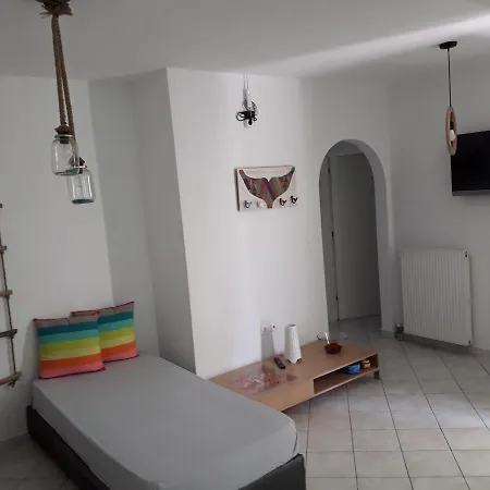 Naxos Olive & アパート Engaraí