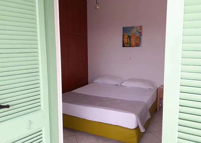 Naxos Olive & * Εγκαρές