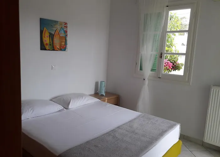 Naxos Olive & Εγκαρές