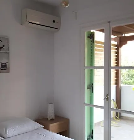 Naxos Olive & Appartement Engaraí