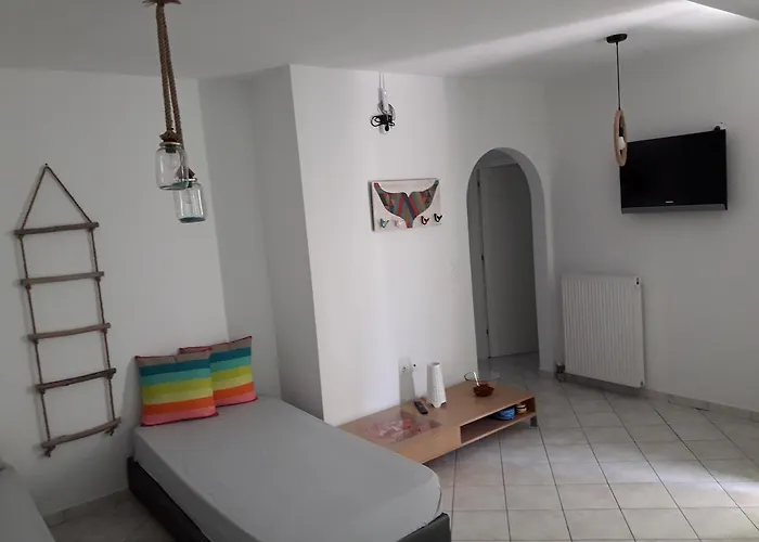 Naxos Olive & Lejlighed Engaraí