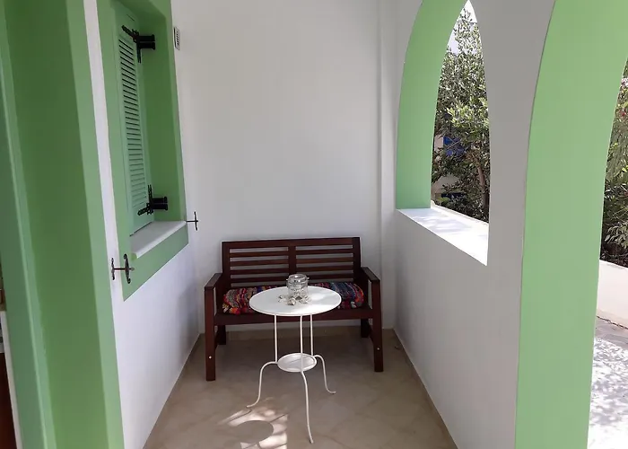 Naxos Olive & * Engaraí